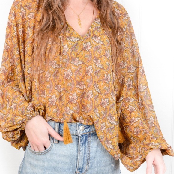 MINK PINK Tarsus Raglan Sleeve Blouse in Medium - Picture 4 of 7